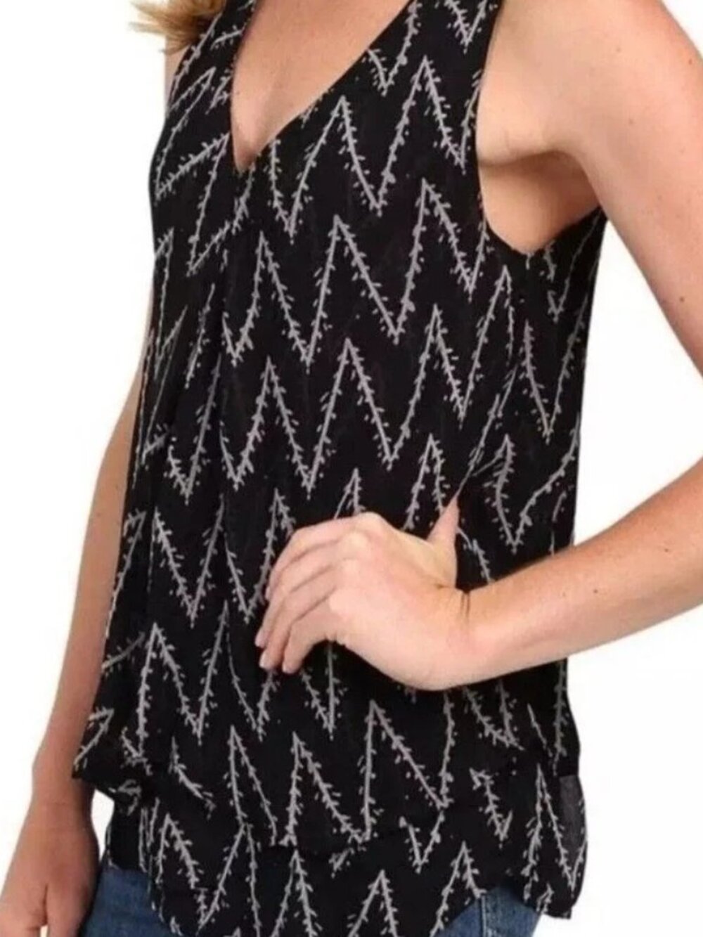 LUCKY BRAND Black/Tan V-Neck Double Layer Sleeveless Blouse - EUC